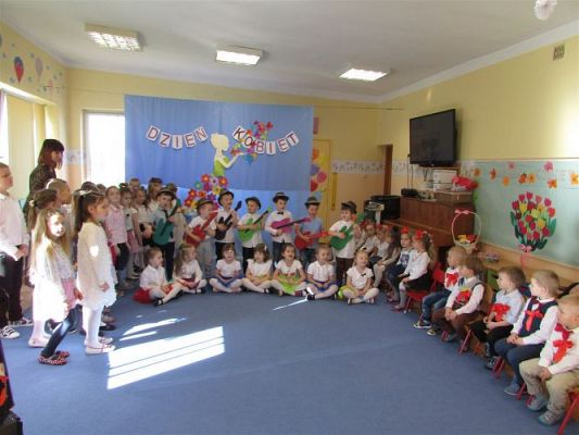 Grafika #25: 08.03.2021 Dzień Kobiet