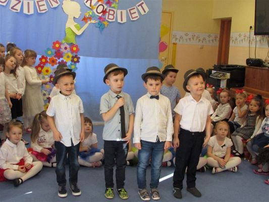 Grafika #26: 08.03.2021 Dzień Kobiet