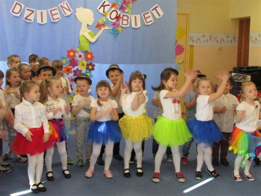 Grafika #29: 08.03.2021 Dzień Kobiet