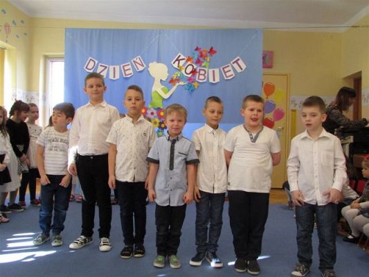 Grafika #33: 08.03.2021 Dzień Kobiet