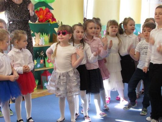 Grafika #38: 08.03.2021 Dzień Kobiet