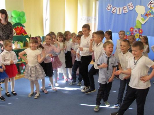 Grafika #39: 08.03.2021 Dzień Kobiet