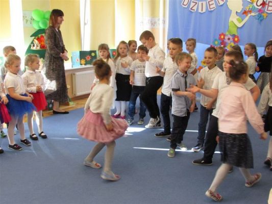 Grafika #40: 08.03.2021 Dzień Kobiet