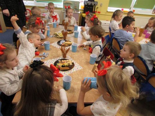 Grafika #51: 08.03.2021 Dzień Kobiet