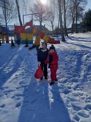 Grafika #0: 22.02.2021 Zimowe zabawy w ogrodzie przedszkolnym gr III