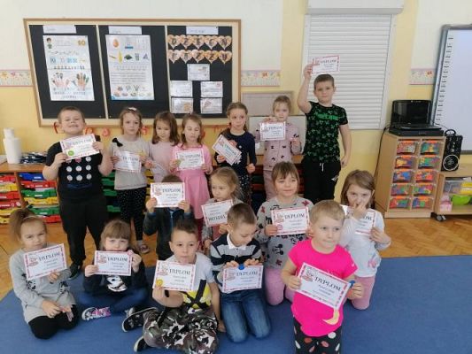 Grafika #1: 17.02.2021 Dzień Kota