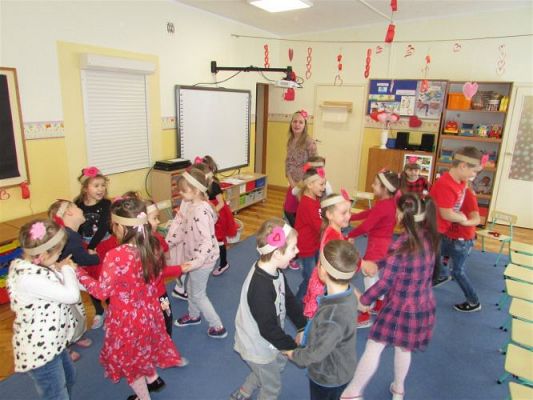 Grafika #28: Walentynki - dzień przyjaźni gr III