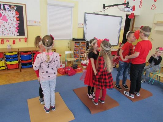 Grafika #42: Walentynki - dzień przyjaźni gr III