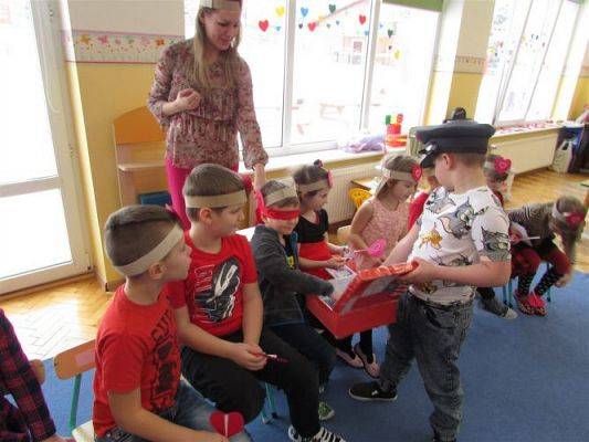 Grafika #84: Walentynki - dzień przyjaźni gr III