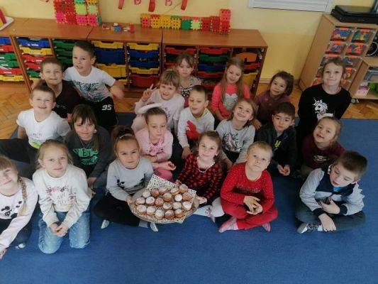 Grafika #6: 11.02.2021 Tłusty Czwartek gr III