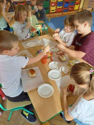 Grafika #14: 11.02.2021 Tłusty Czwartek gr III