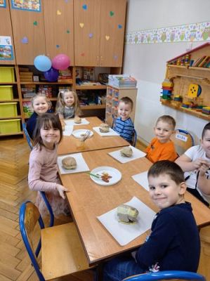 Grafika #3: 11.02.2021 Tłusty Czwartek gr II