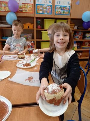 Grafika #5: 11.02.2021 Tłusty Czwartek gr II