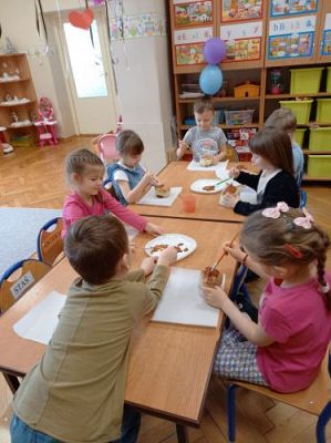 Grafika #12: 11.02.2021 Tłusty Czwartek gr II