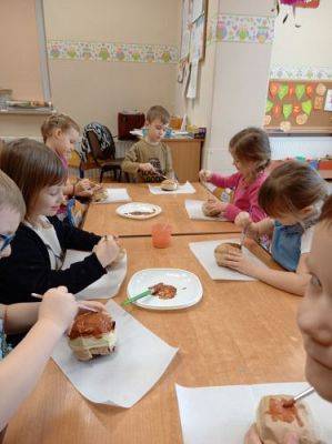 Grafika #14: 11.02.2021 Tłusty Czwartek gr II