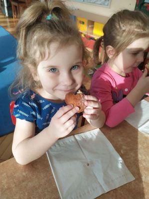 Grafika #11: 11.02.2021 Tłusty Czwartek gr I