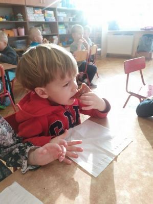 Grafika #12: 11.02.2021 Tłusty Czwartek gr I