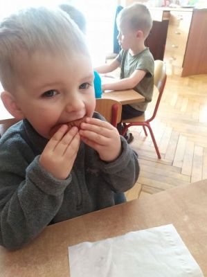 Grafika #16: 11.02.2021 Tłusty Czwartek gr I