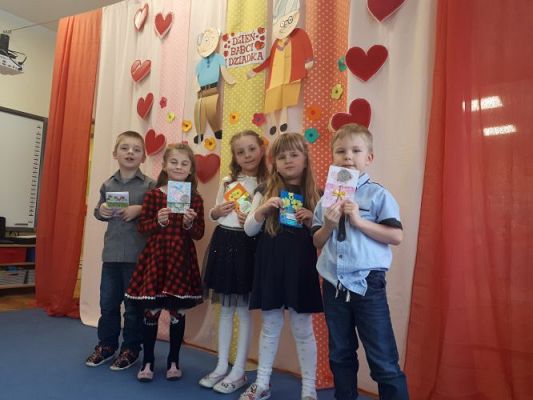 Grafika #49: Dzień Babci i Dziadka w gr III