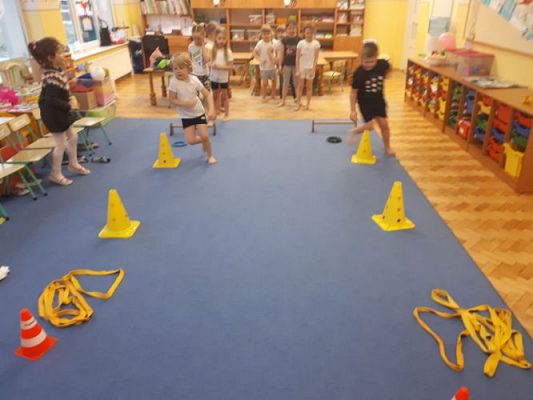 Grafika #2: Olimpiada zimowa w przedszkolu – zabawy i konkurencje sportowe. gr III