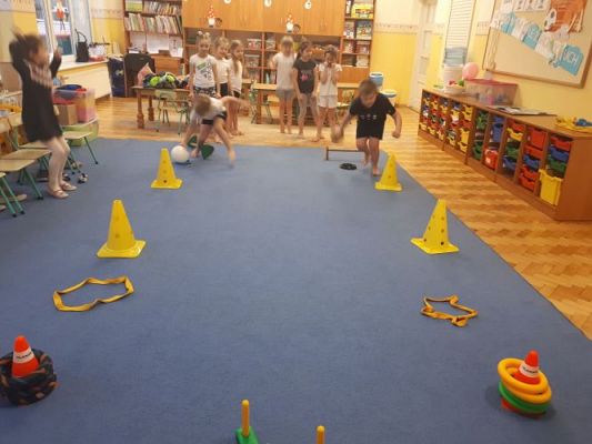 Grafika #5: Olimpiada zimowa w przedszkolu – zabawy i konkurencje sportowe. gr III