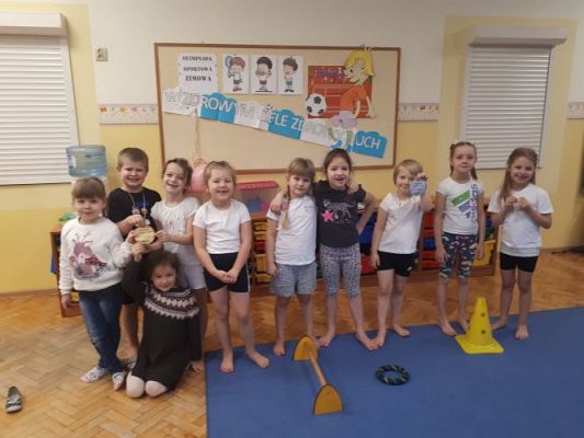 Grafika #7: Olimpiada zimowa w przedszkolu – zabawy i konkurencje sportowe. gr III