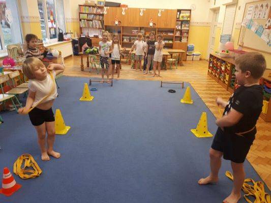 Grafika #8: Olimpiada zimowa w przedszkolu – zabawy i konkurencje sportowe. gr III