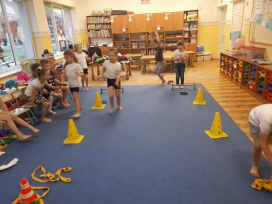 Grafika #9: Olimpiada zimowa w przedszkolu – zabawy i konkurencje sportowe. gr III