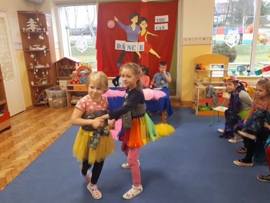 Grafika #1: 11.01.2021 W tanecznym rytmie You can dance