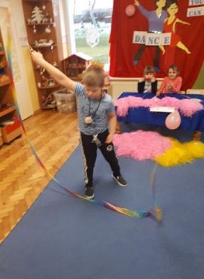 Grafika #11: 11.01.2021 W tanecznym rytmie You can dance