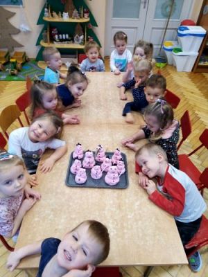 Grafika #8: Ferie na wesoło! Zabawy , eksperymenty i doświadczenia chemiczne ! Gr I