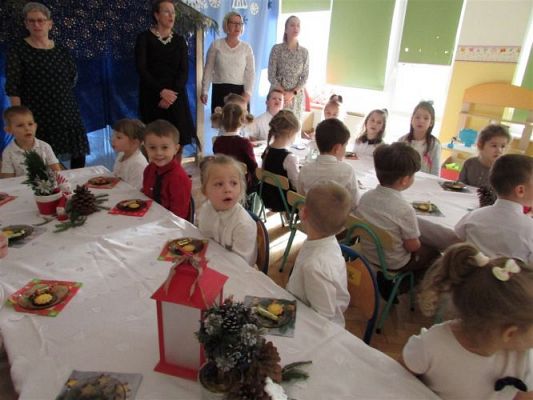 Grafika #6: 23.12.2020 Wigilia w przedszkolu