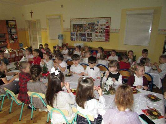 Grafika #18: 23.12.2020 Wigilia w przedszkolu