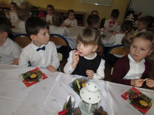 Grafika #19: 23.12.2020 Wigilia w przedszkolu