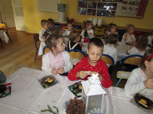 Grafika #21: 23.12.2020 Wigilia w przedszkolu