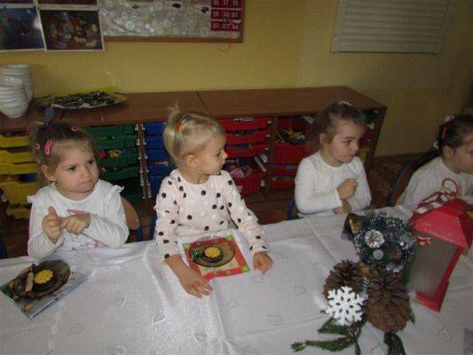 Grafika #22: 23.12.2020 Wigilia w przedszkolu