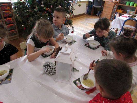 Grafika #35: 23.12.2020 Wigilia w przedszkolu