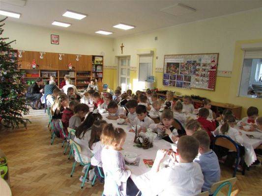 Grafika #42: 23.12.2020 Wigilia w przedszkolu