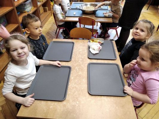 Grafika #11: 18.12.2020 Robimy pokarm dla ptaków gr I