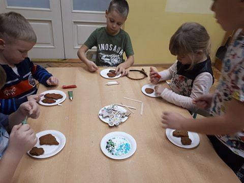 Grafika #9: 11.12.2020 Pieczemy pierniczki