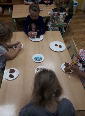 Grafika #11: 11.12.2020 Pieczemy pierniczki