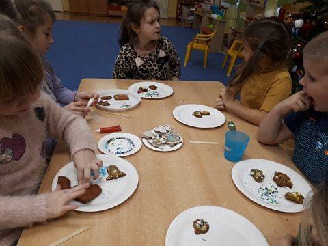 Grafika #12: 11.12.2020 Pieczemy pierniczki