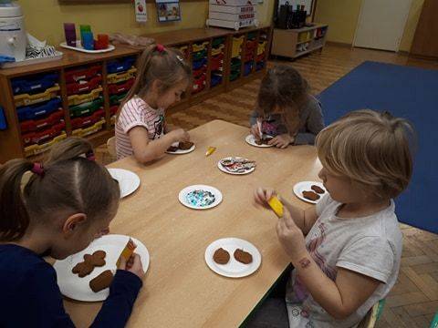 Grafika #16: 11.12.2020 Pieczemy pierniczki