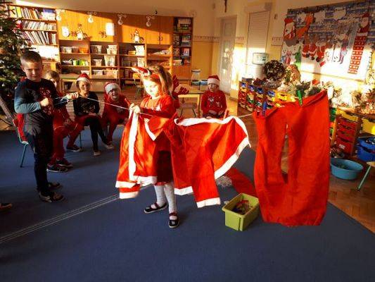 Grafika #28: 07.12.2020 Mikołajki gr III