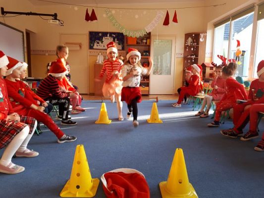 Grafika #49: 07.12.2020 Mikołajki gr III