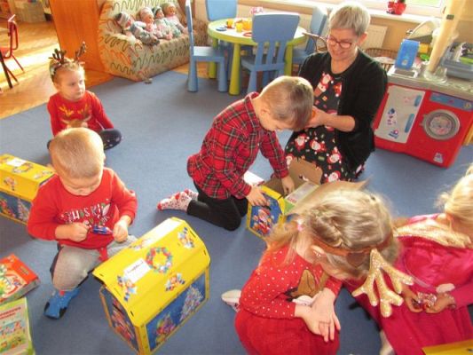 Grafika #47: 07.12.2020 Wizyta Mikołaja w Naszym przedszkolu