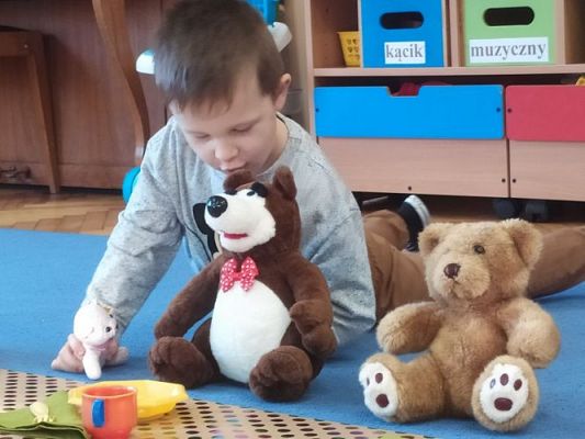 Grafika #8: 25.11.2020 Dzień Pluszowego Misia gr I