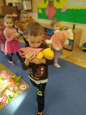 Grafika #12: 25.11.2020 Dzień Pluszowego Misia gr I