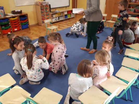 Grafika #3: 25.11.2020 Dzień Misia