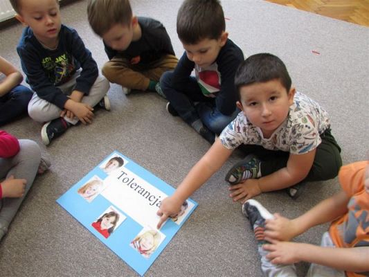 Grafika #5: 16.11.2020 Międzynarodowy Dzień Tolerancji gr II